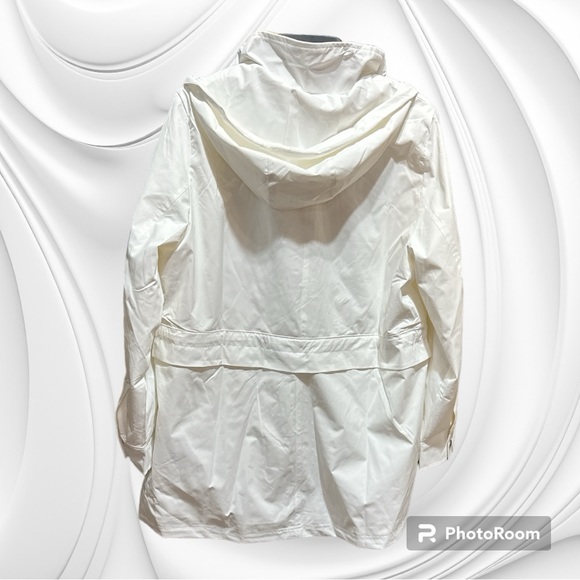 NWT Vince Camuto Ladies' Rain Jacket - Picture 6 of 12